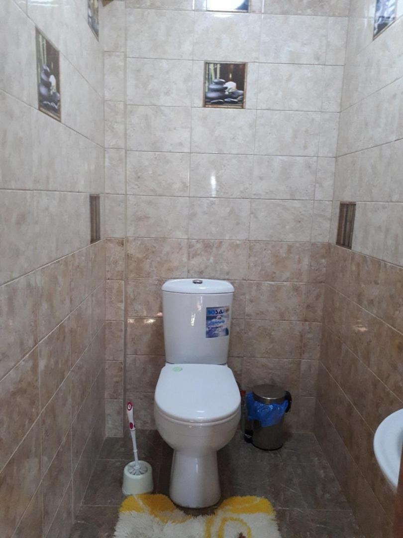 Apartments On Mustafa Ozturk Almaty Bagian luar foto