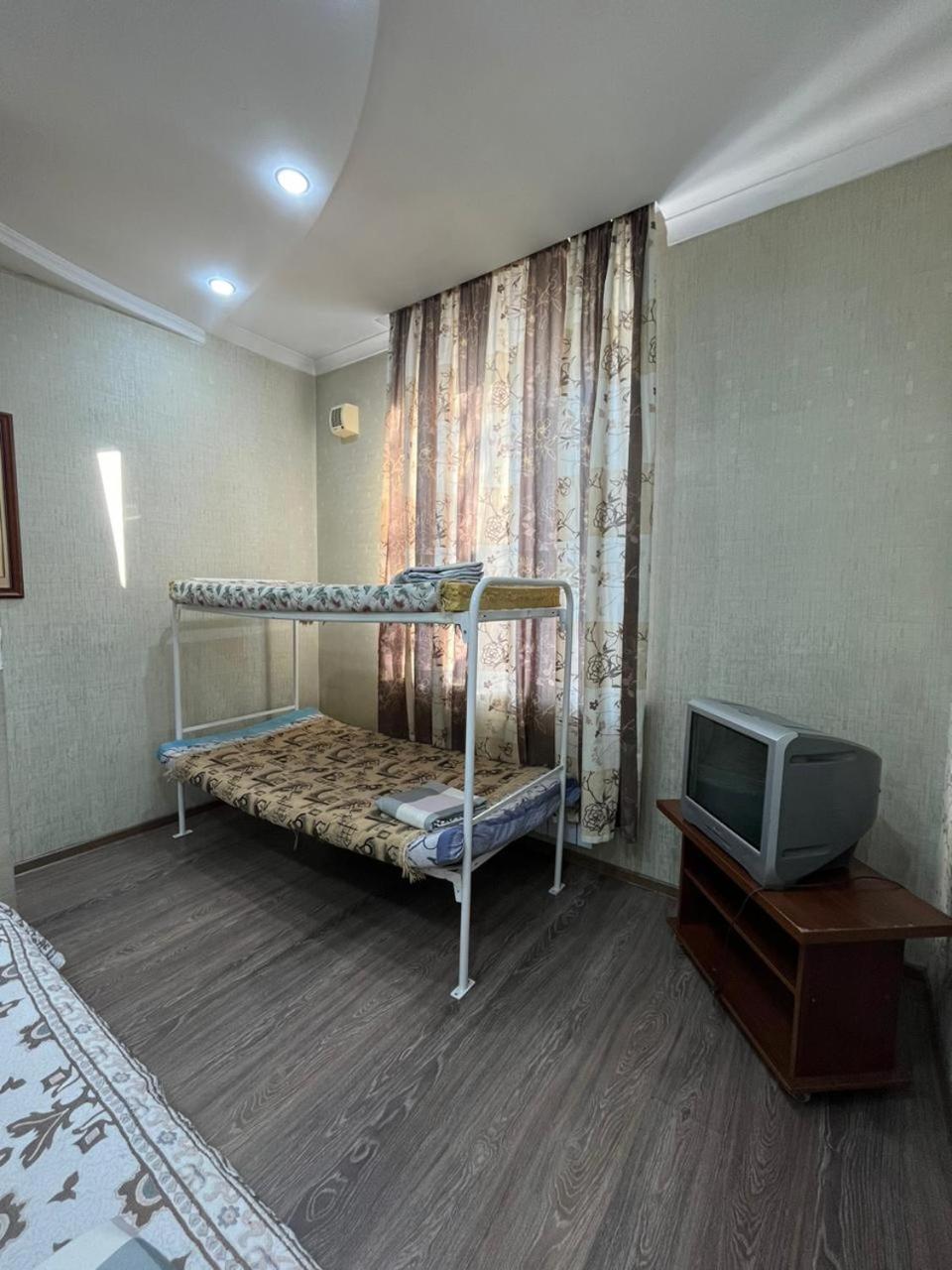 Apartments On Mustafa Ozturk Almaty Ruang foto