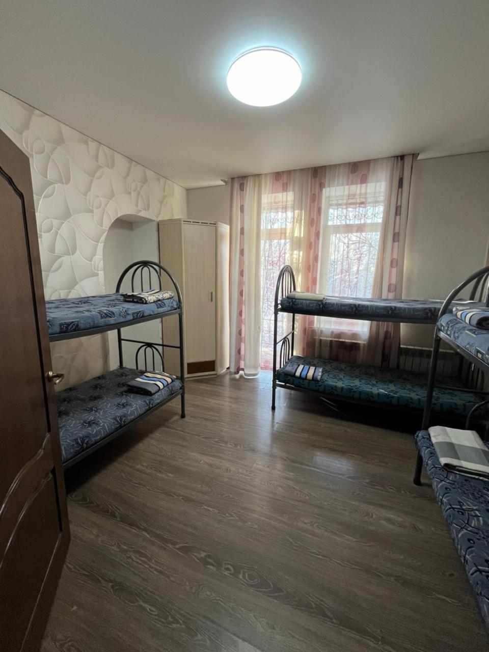 Apartments On Mustafa Ozturk Almaty Bagian luar foto