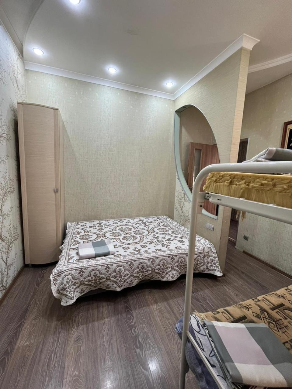 Apartments On Mustafa Ozturk Almaty Ruang foto