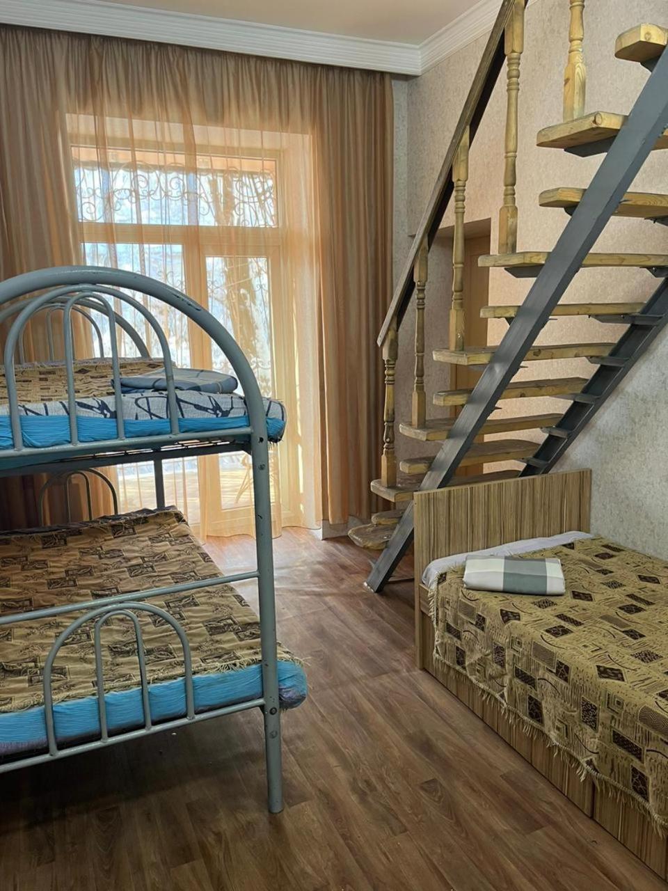 Apartments On Mustafa Ozturk Almaty Ruang foto