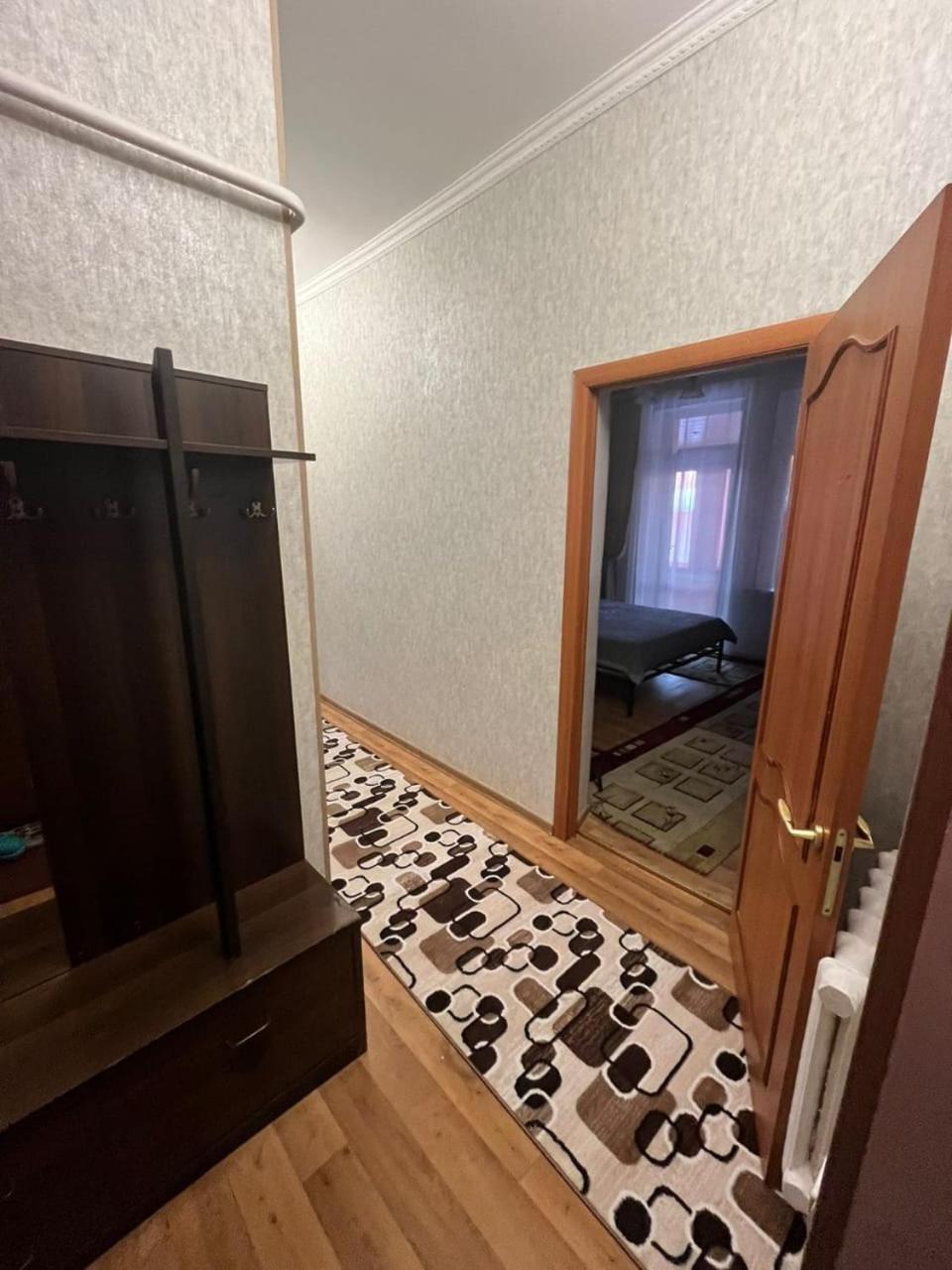 Apartments On Mustafa Ozturk Almaty Ruang foto