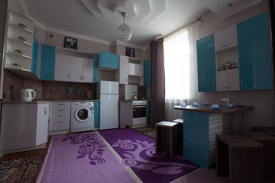 Apartments On Mustafa Ozturk Almaty Bagian luar foto